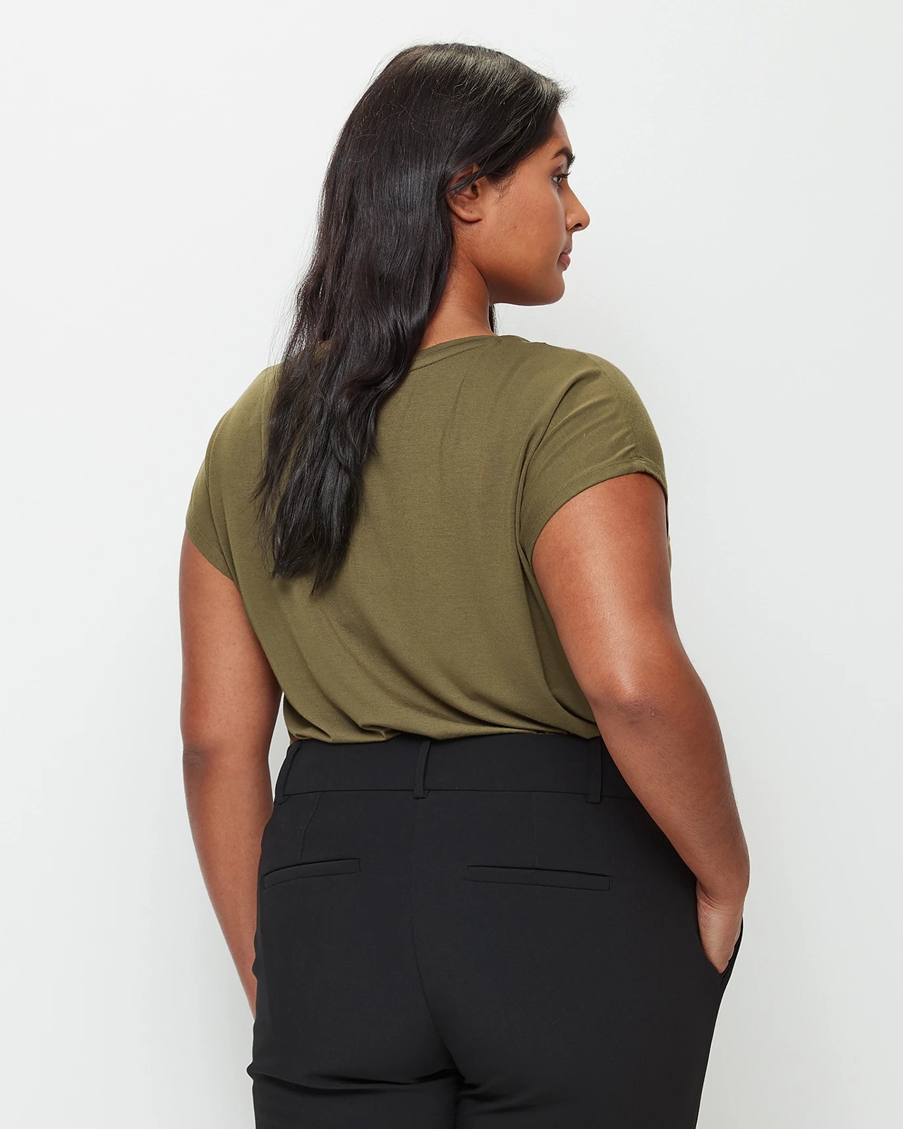 Curve V-Neck T-Shirt 4 of 6