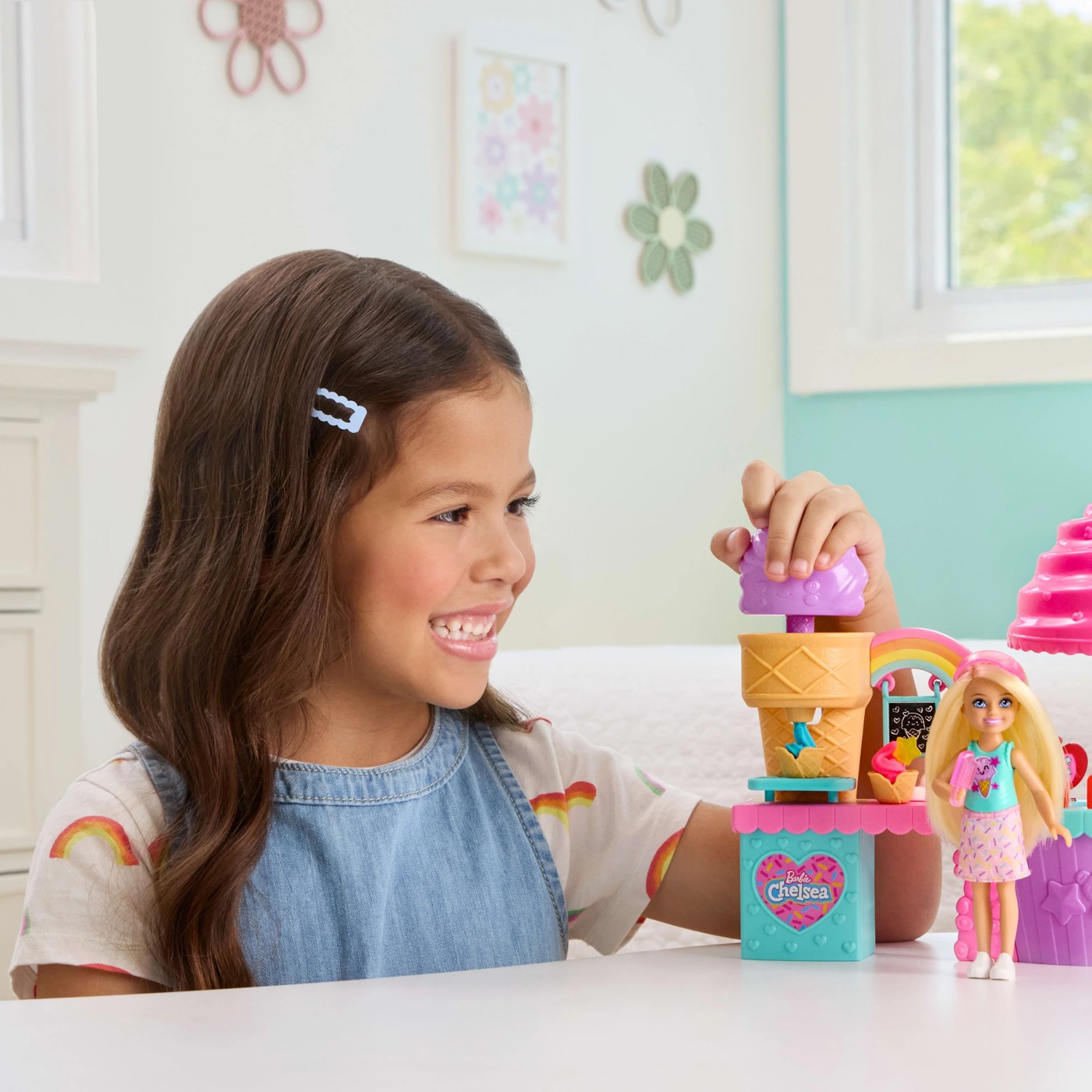 Barbie Club Chelsea Ice Cream Shop Doll and Accessories 4 of 5