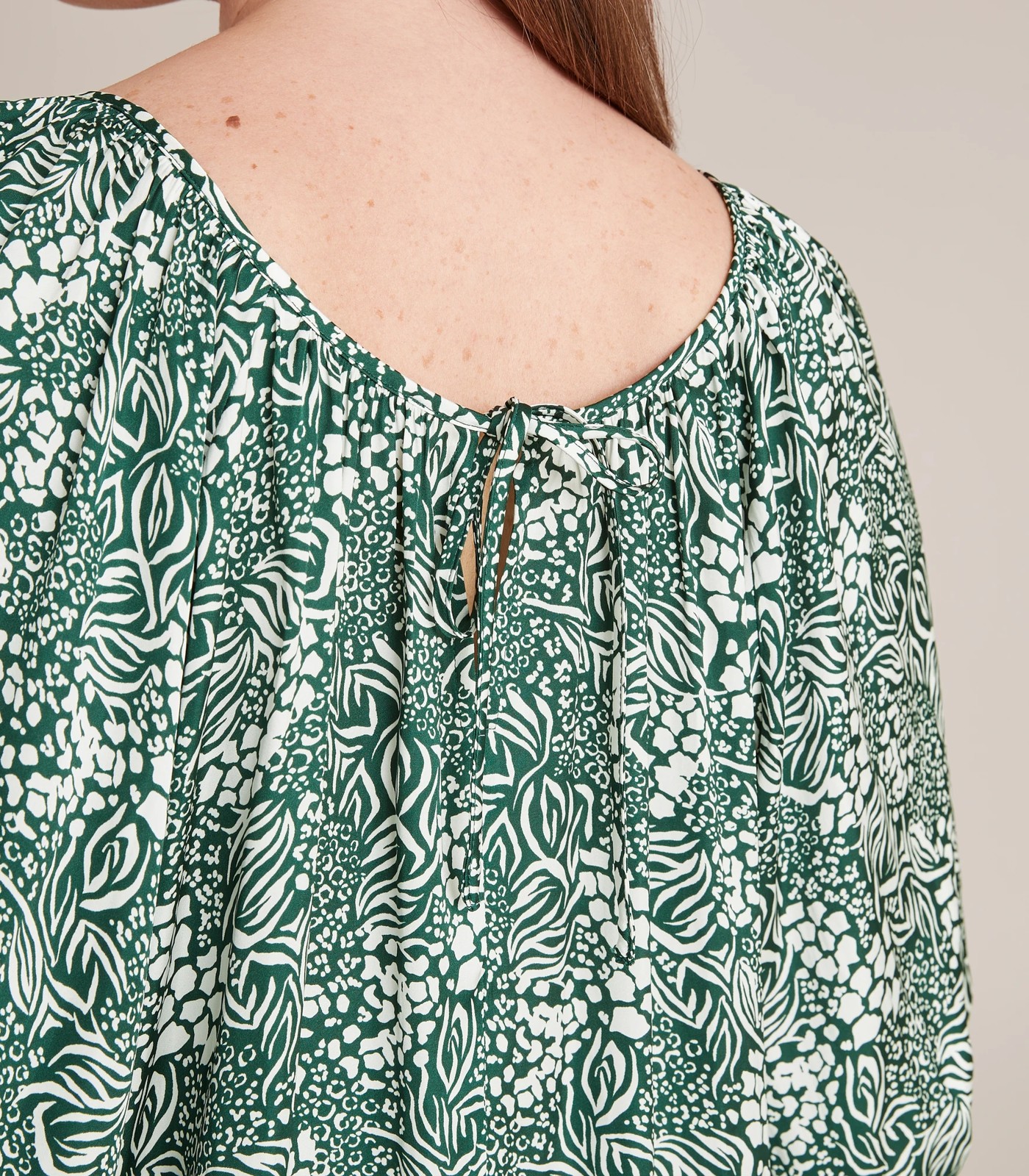 Preview Gathered T-Shirt 3 of 6