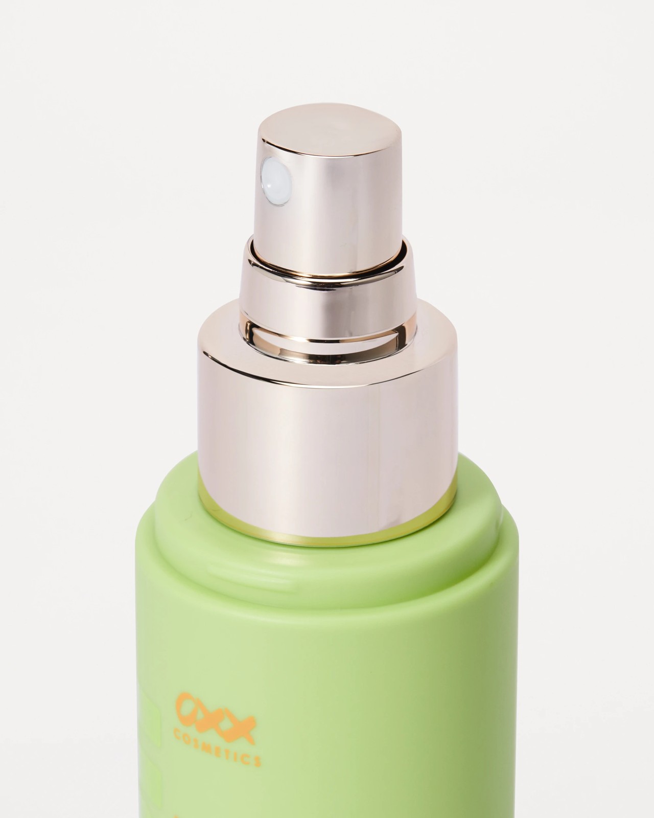 OXX Cosmetics Finish Illuminating Setting Spray 4 of 6