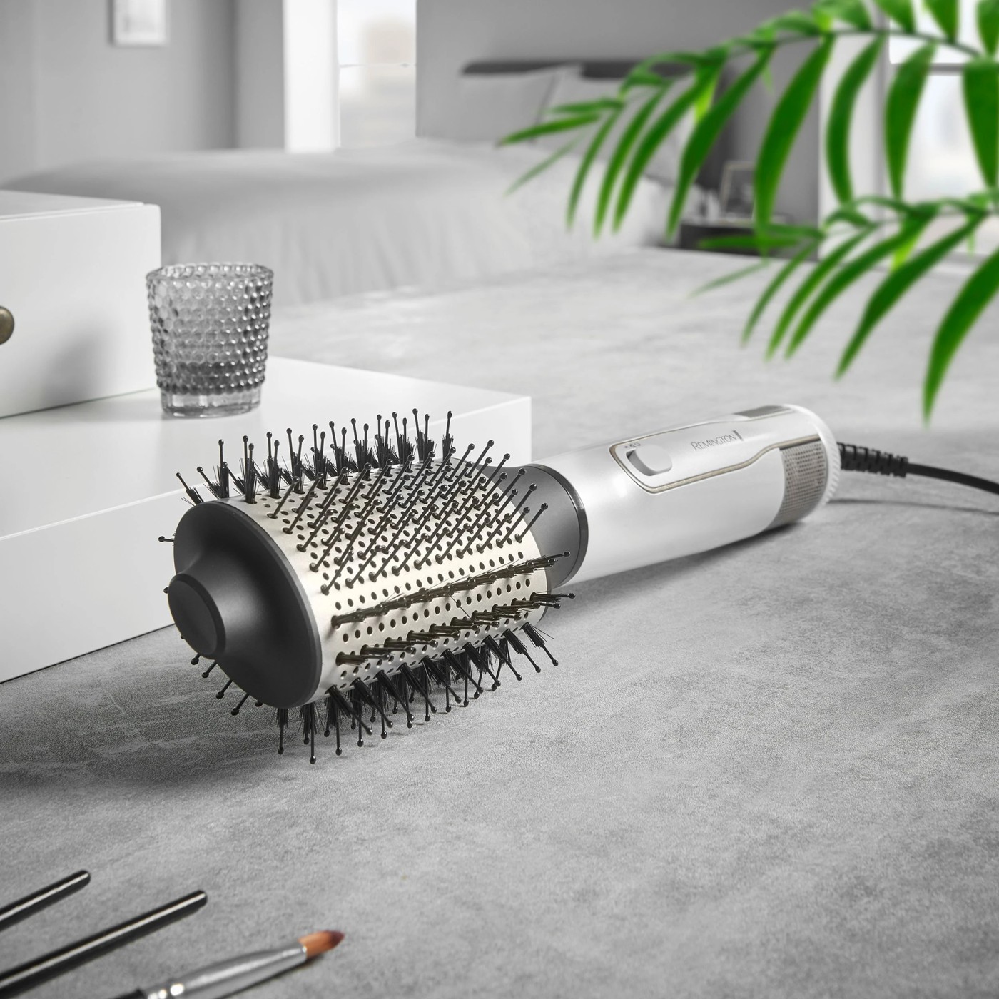 Remington Hydroluxe Volumising Blow Dry Brush 3 of 6