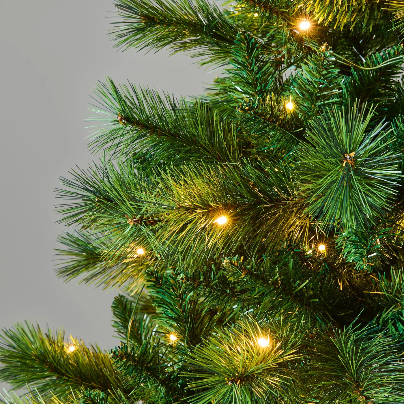 Anko 1.82m (6ft.) Kingston Prelit Christmas Tree 4 of 6