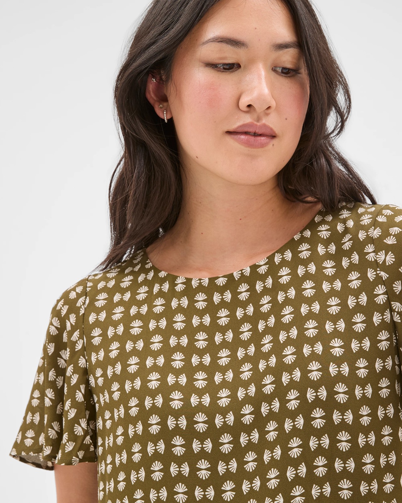 Preview Ella Crew Neck Blouse - Khaki Geo 4 of 5