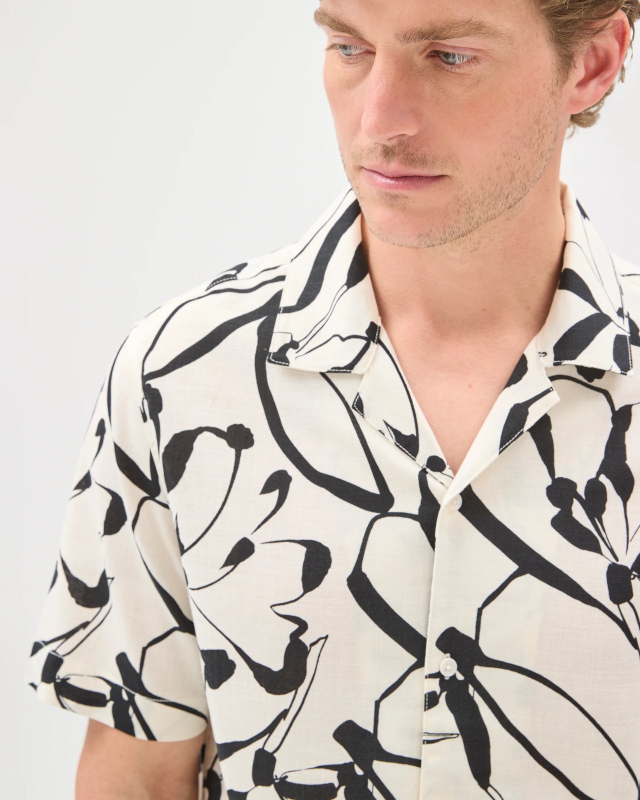 Preview Resort Short Sleeve Shirt 2 of 5