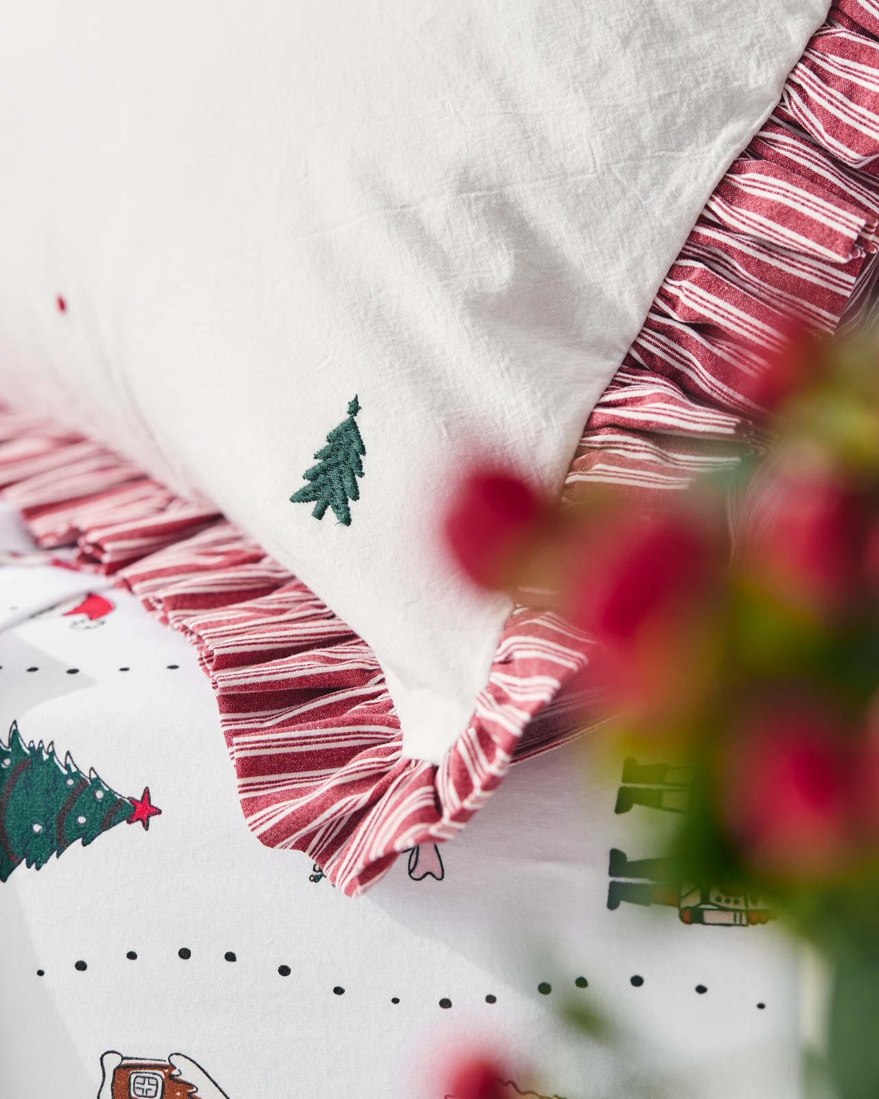 Christmas Embroidered Tree Quilt Cover Set 6 of 6