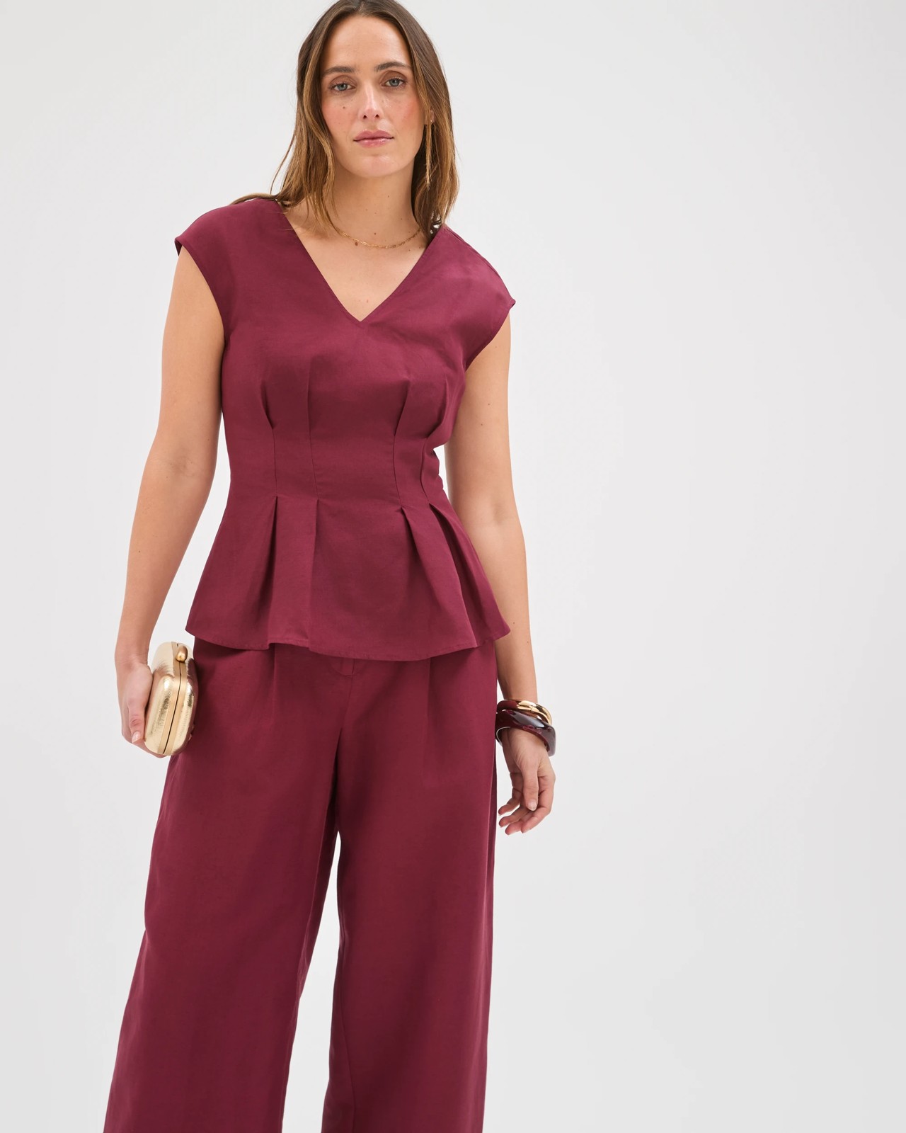 Preview Tania Sleeveless Tuck Waist V-Neck Tunic Top - Sangria 2 of 5