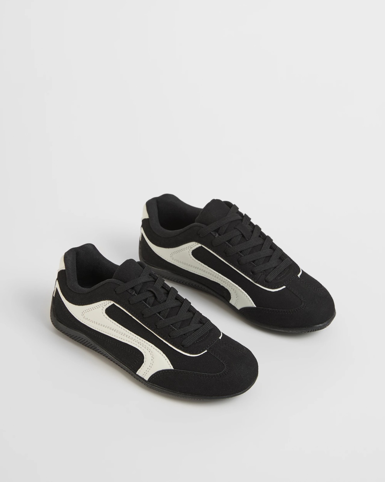Sleek Sneakers - Black 2 of 4