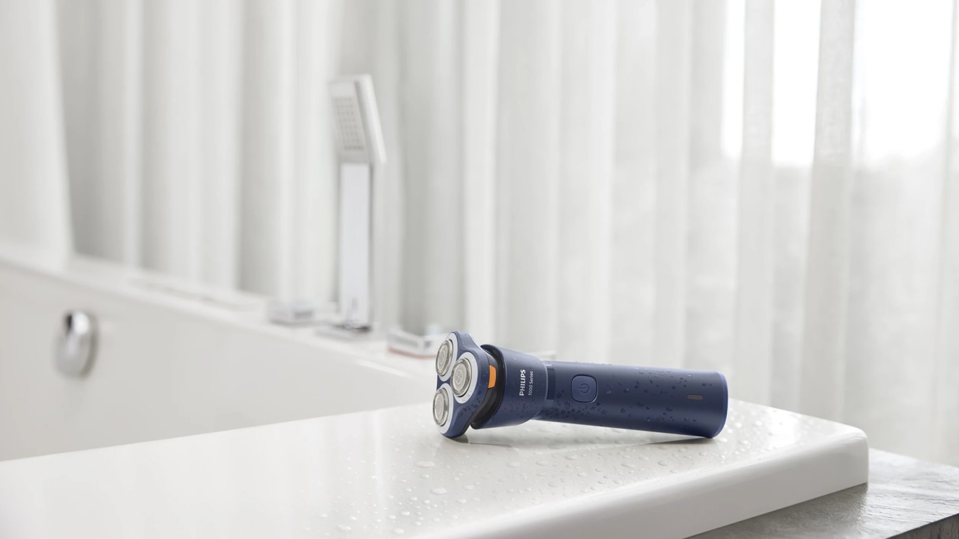 Philips Series 1000 Electric Shaver 3 of 5
