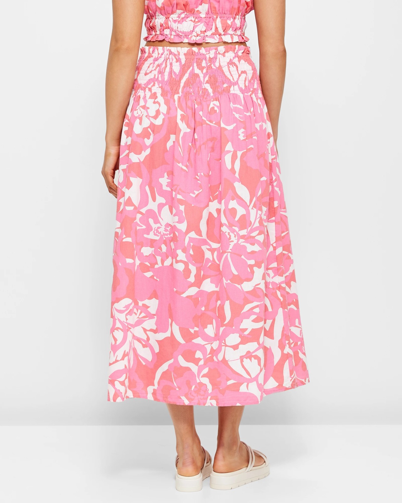 250_68352844_4+26B978