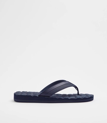 Mens Textured Footbed Thongs