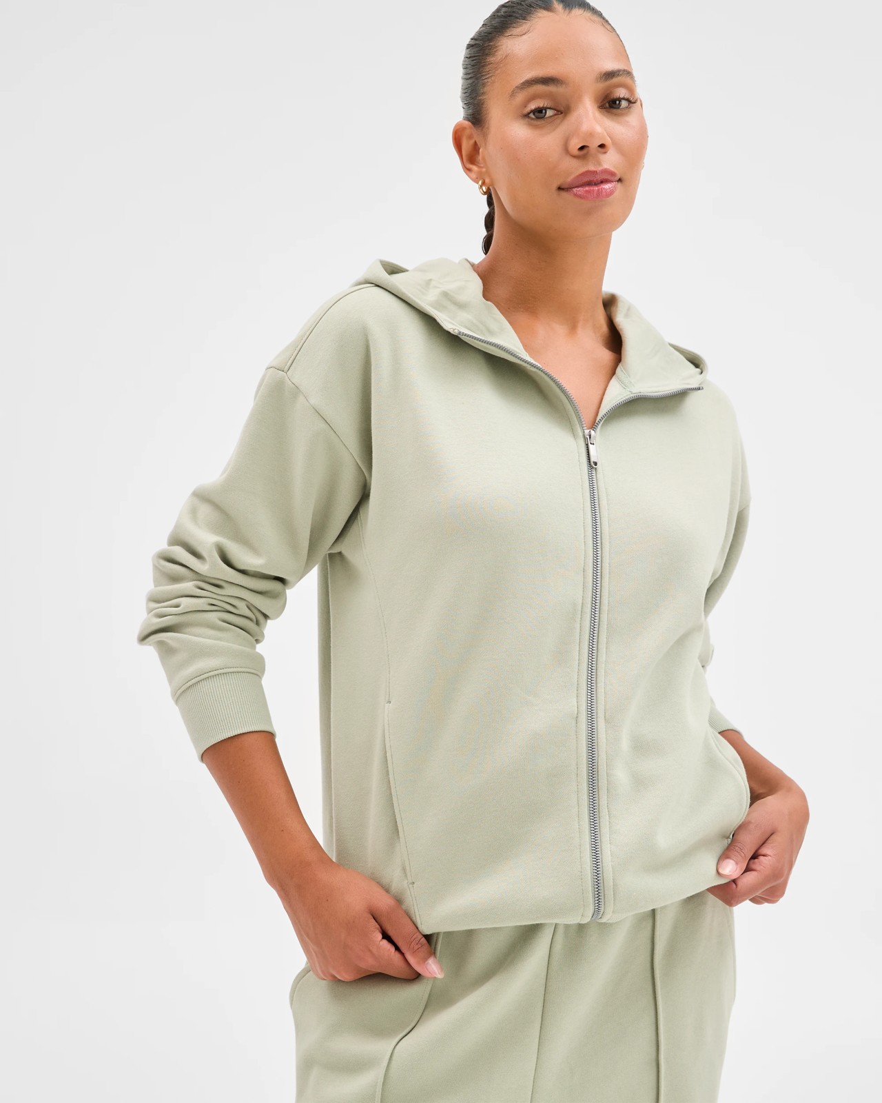 230_72089699_2+230T7208