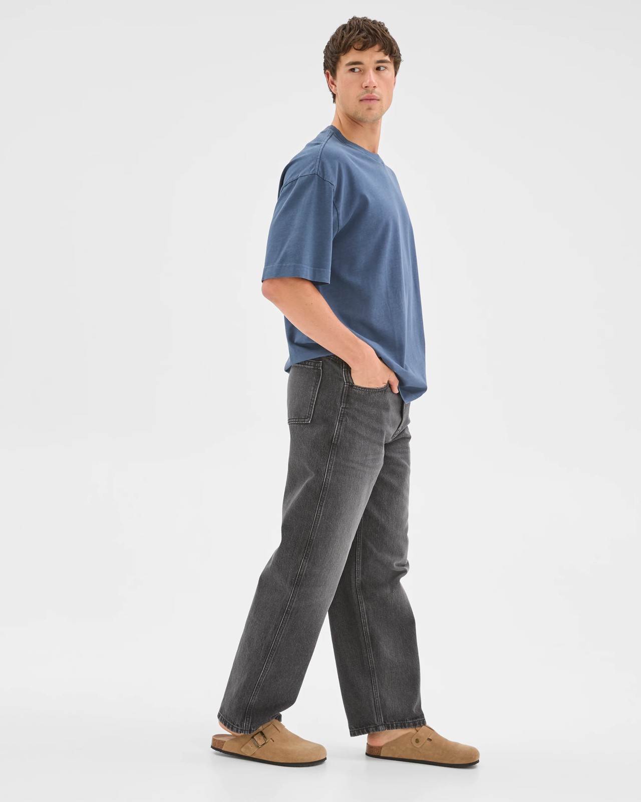 Commons Loose Fit Barrel Leg Denim Jeans 3 of 6
