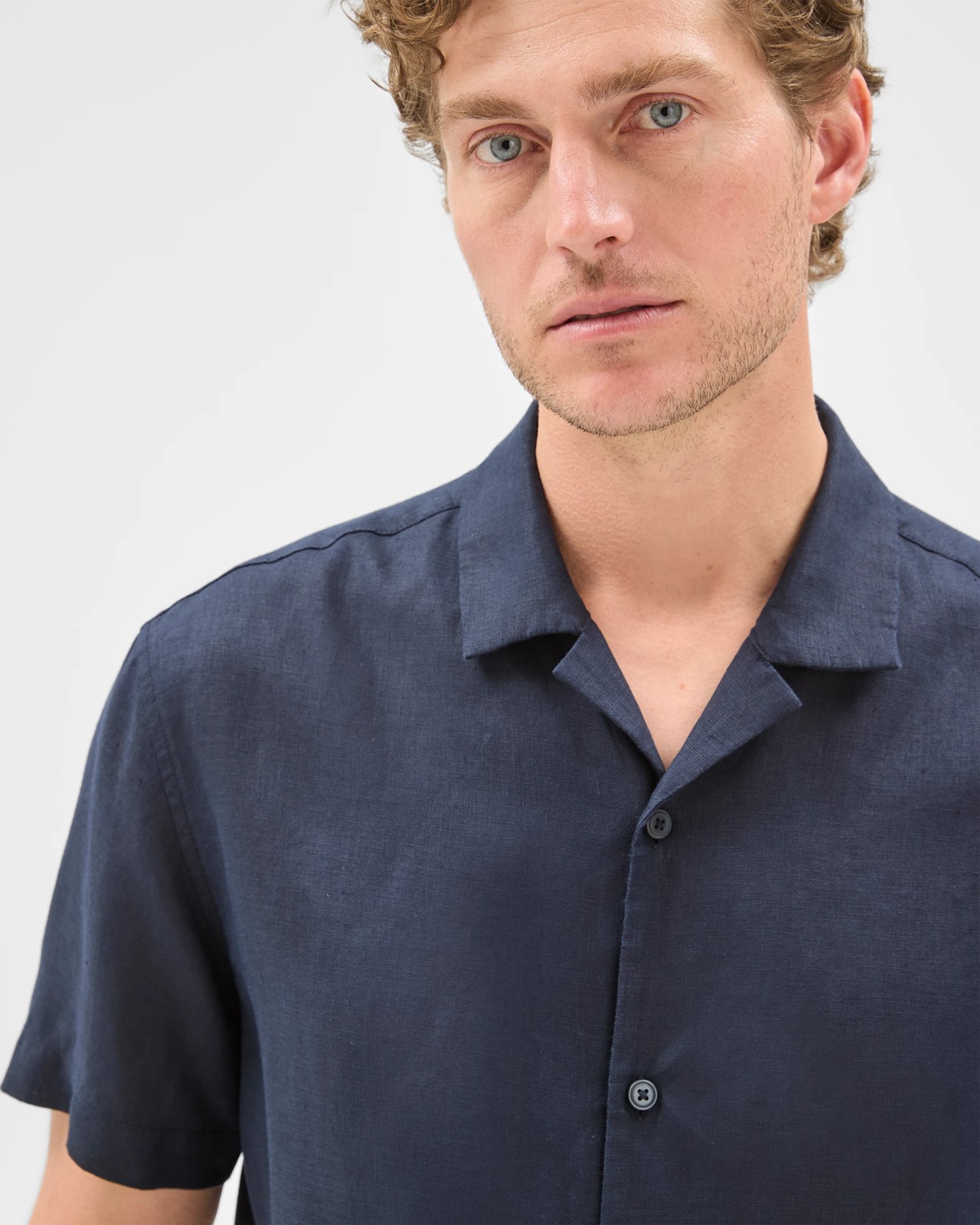 European Linen Short Sleeve Revere Collar Shirt - Navy 3 of 6