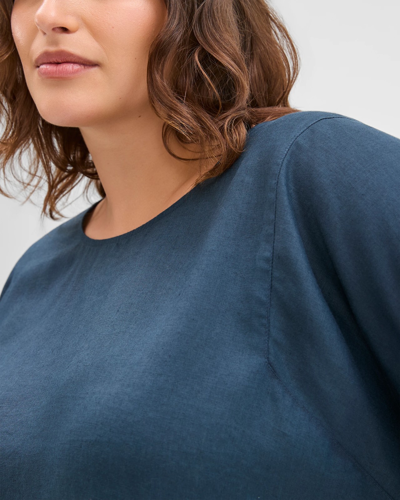Plus Size European Linen Short Sleeve Seam Detail Top 5 of 5