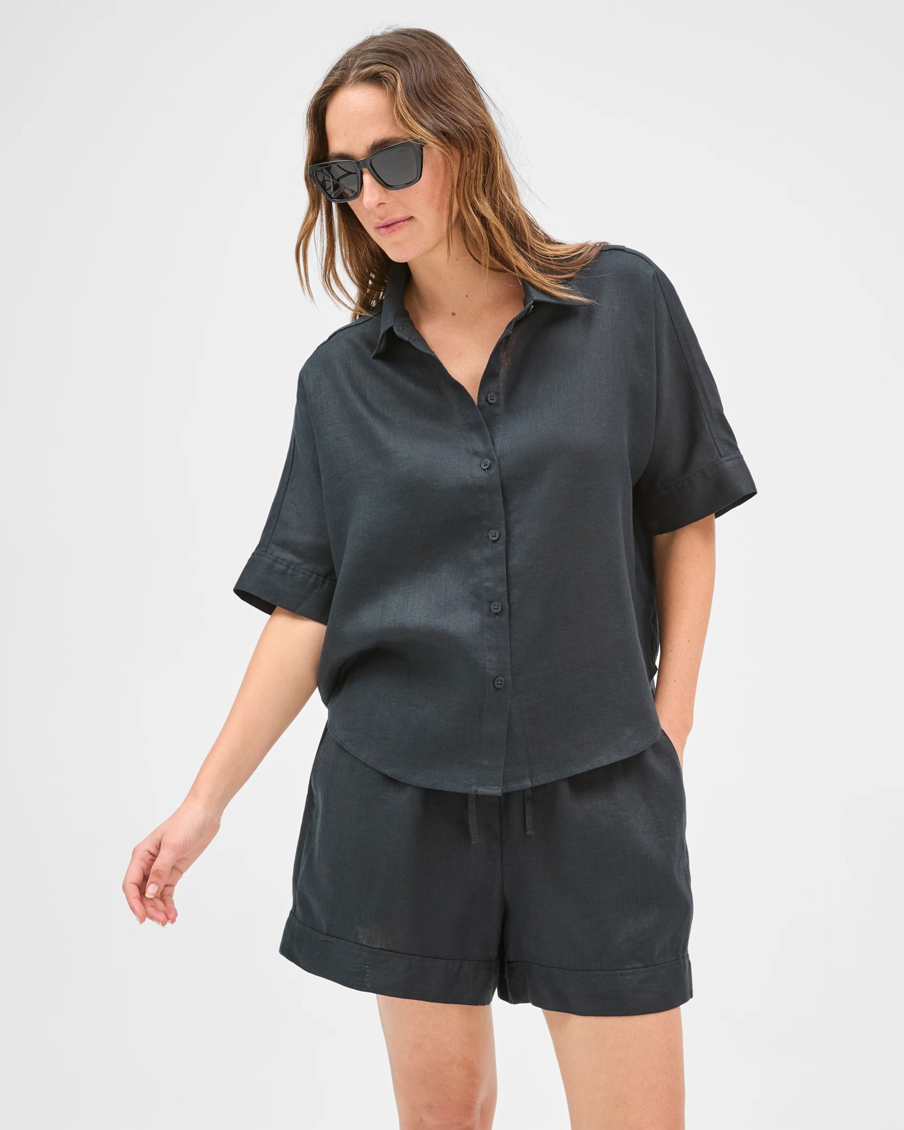 European Linen Short Sleeve Shirt - Black 3 of 6