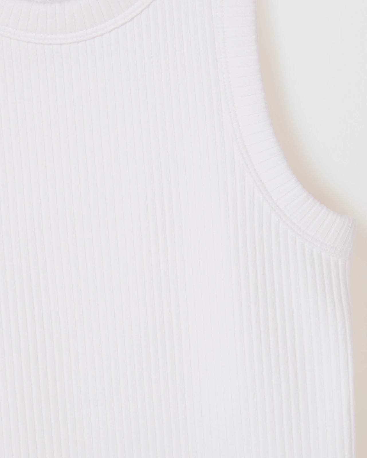 320_71969183_2+320T7196