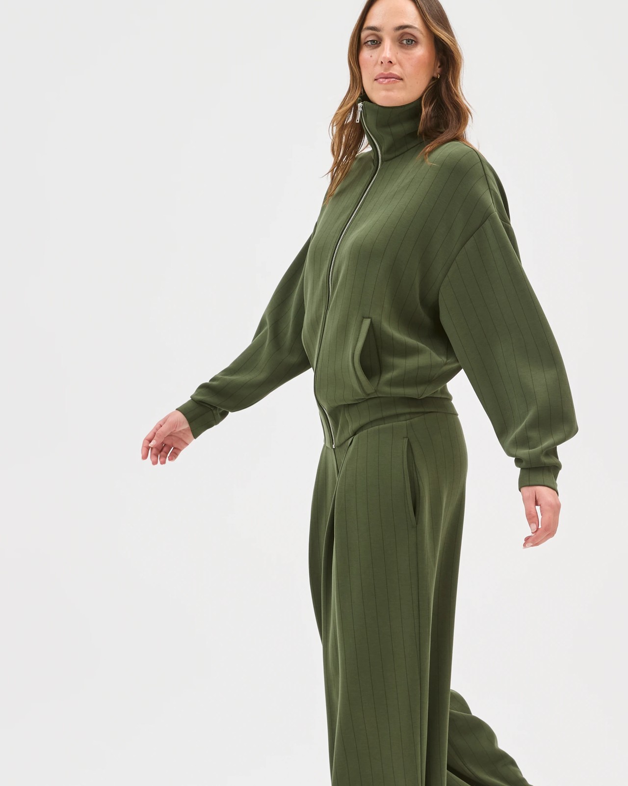 Active Movement Pleat Front Wide Leg Pants - Olive 4 of 5