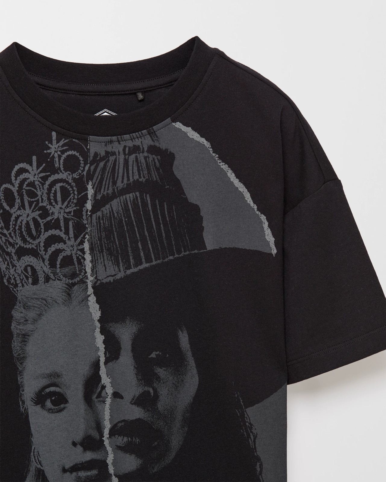 320_71487441_2+320T7148