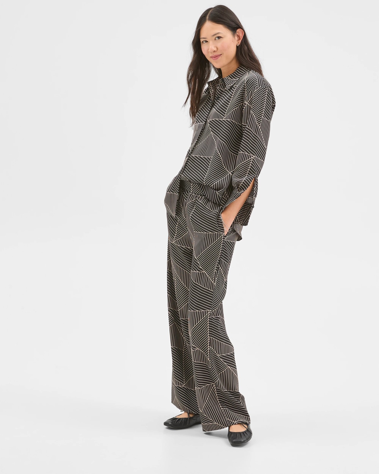 Preview Flat Front Wide Leg Pants - Black Spliced Geo 2 of 6