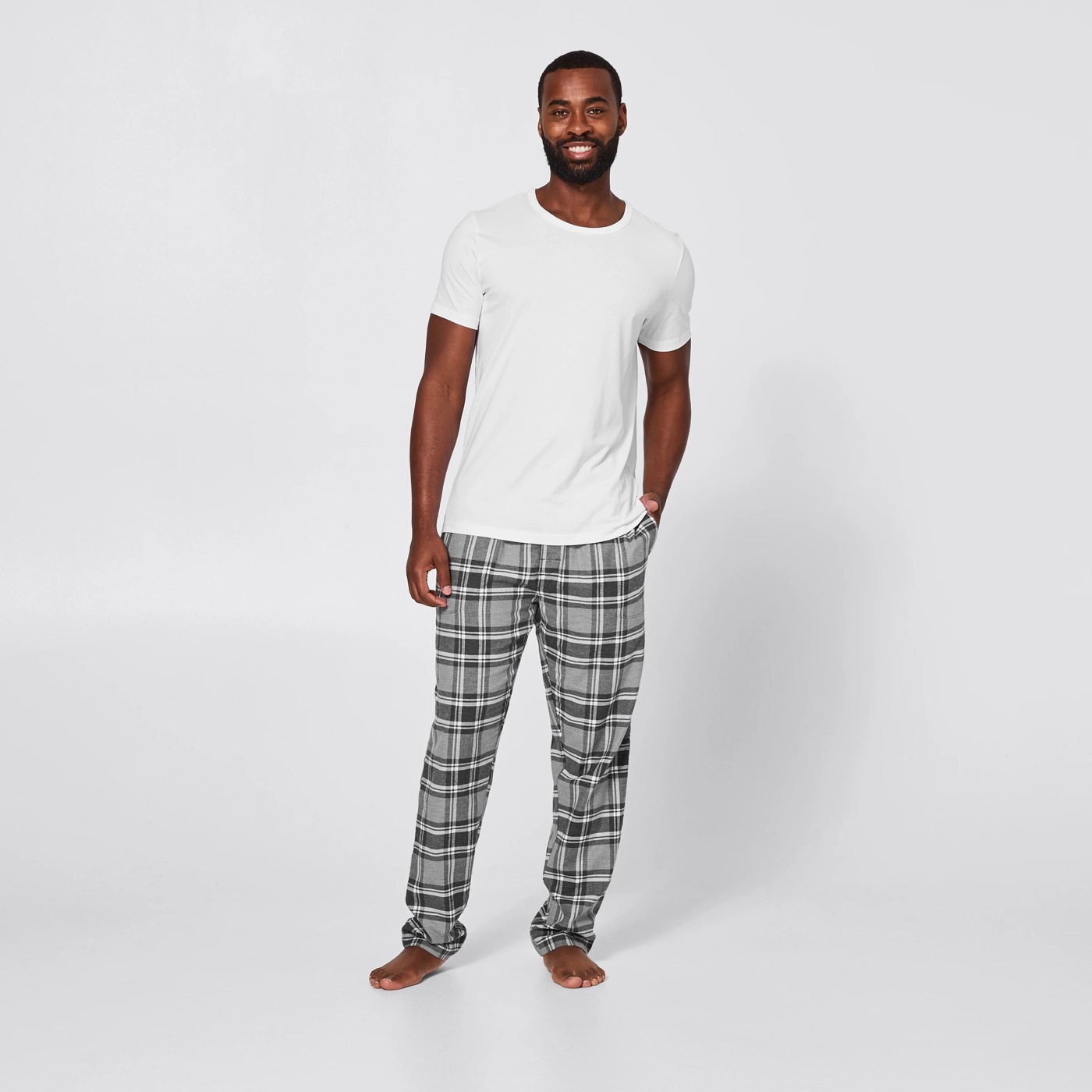Maxx 2 Pack Under T-Shirts 4 of 4