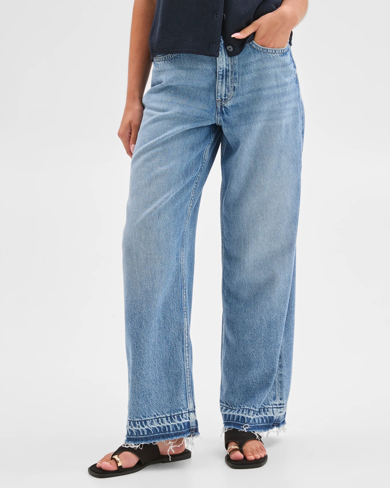 Petites Imogen Loose Fit Denim Jeans 3 of 6