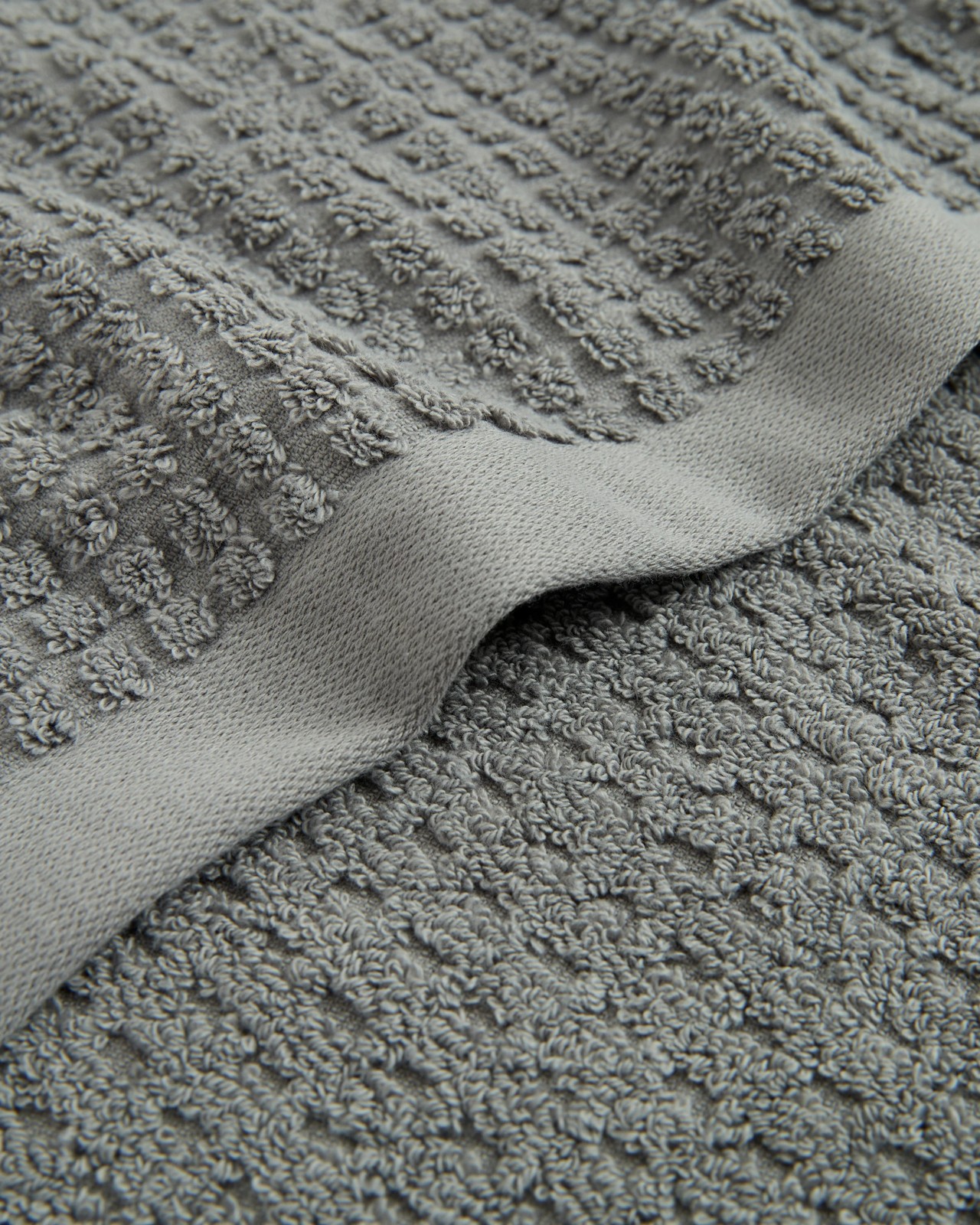 Cassie Textured Australian Cotton Bath Towel - Smoke 2 of 2