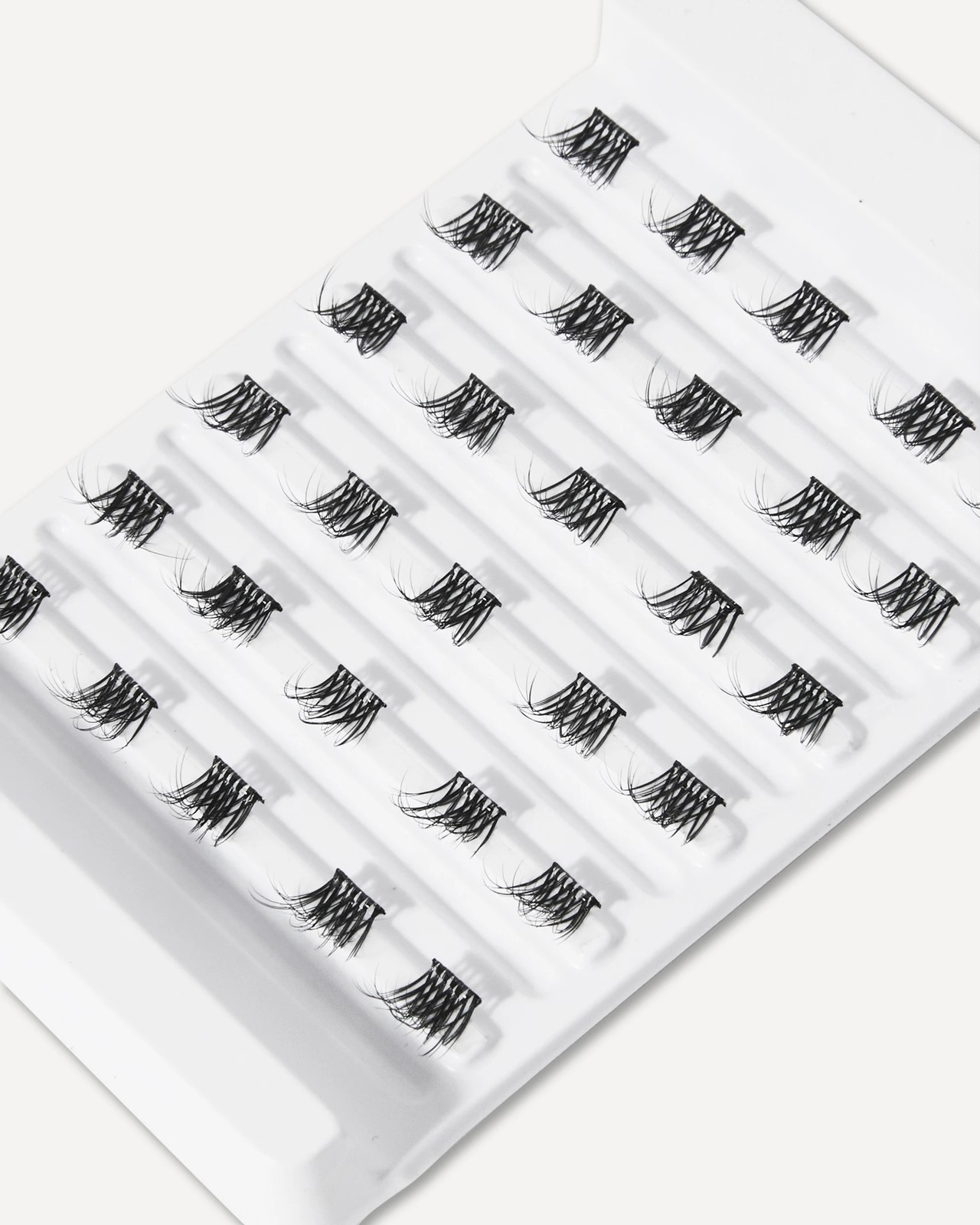 OXX Beauty 30 Pack Pre-glued False Lashes - No. 143 4 of 5