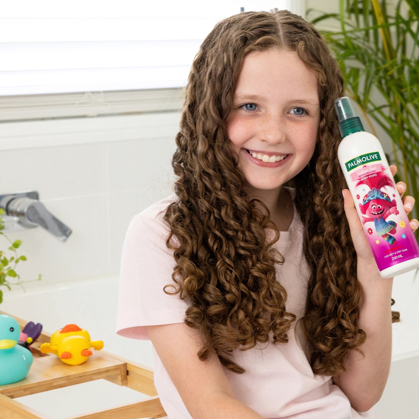 Palmolive Fashion Girl Detangling Spray - Rose Kisses 3 of 6