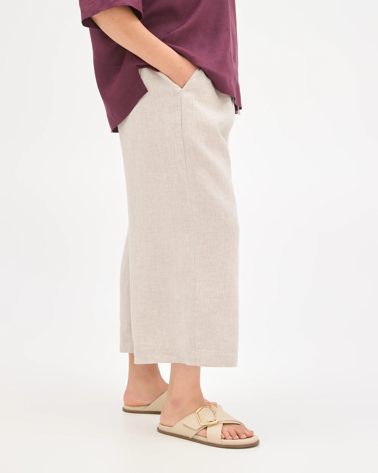 Plus Size European Linen Cropped Pants 5 of 6