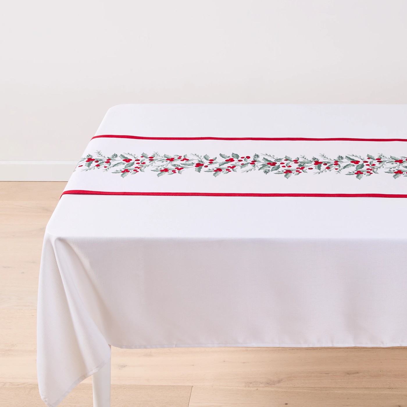Anko Holly Table Runner 5 of 6