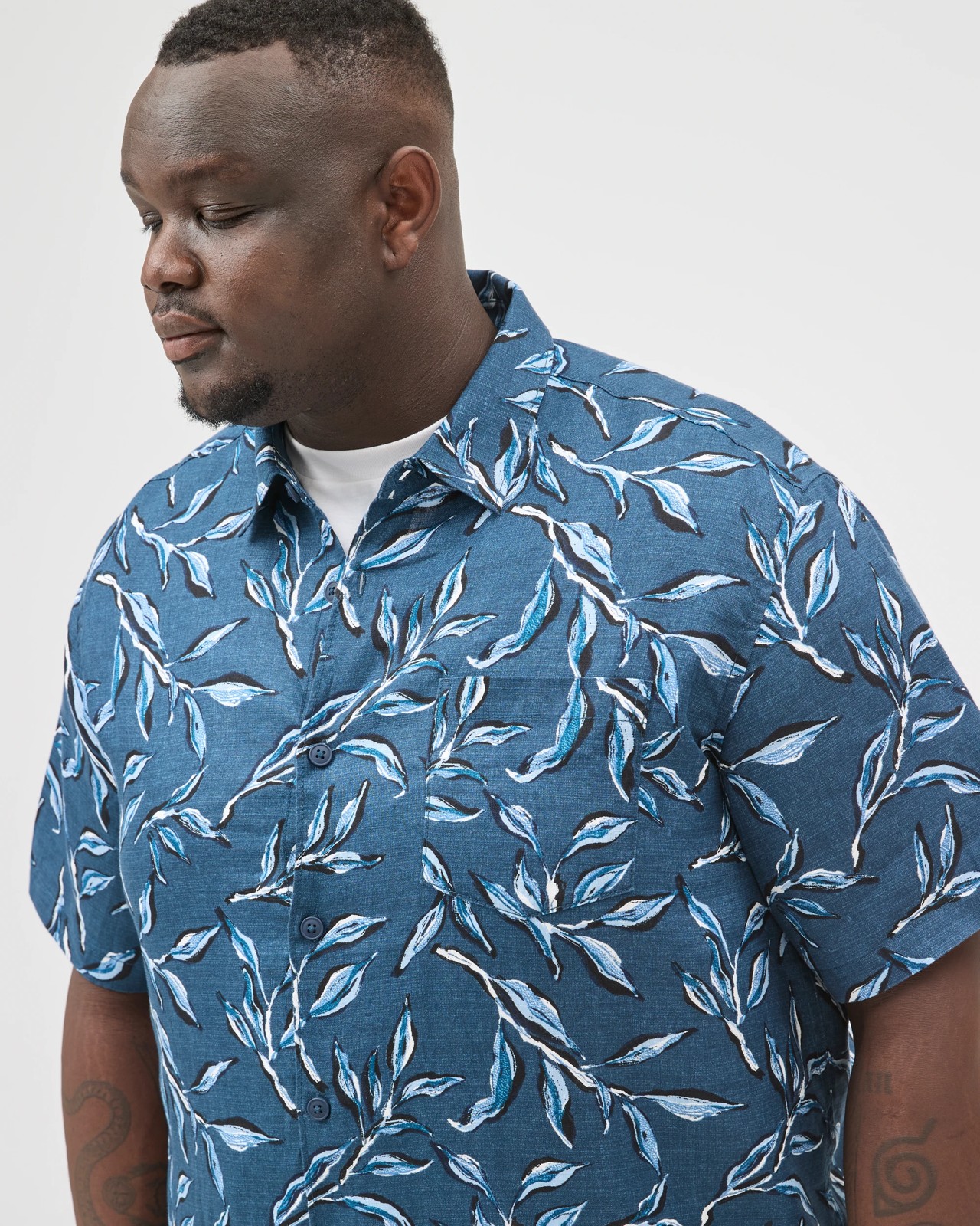 Plus Size European Linen Short Sleeve Print Shirt 4 of 5