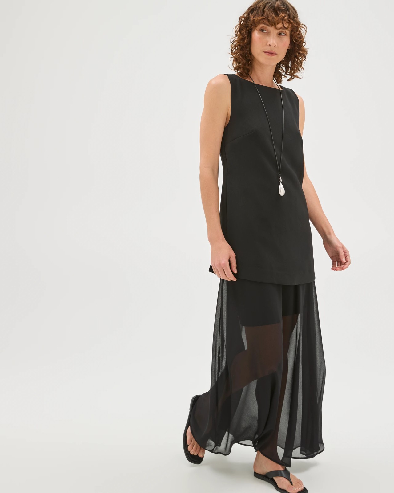 Preview Sleeveless Crepe Tailoring Longline Tunic Top - Black 4 of 5