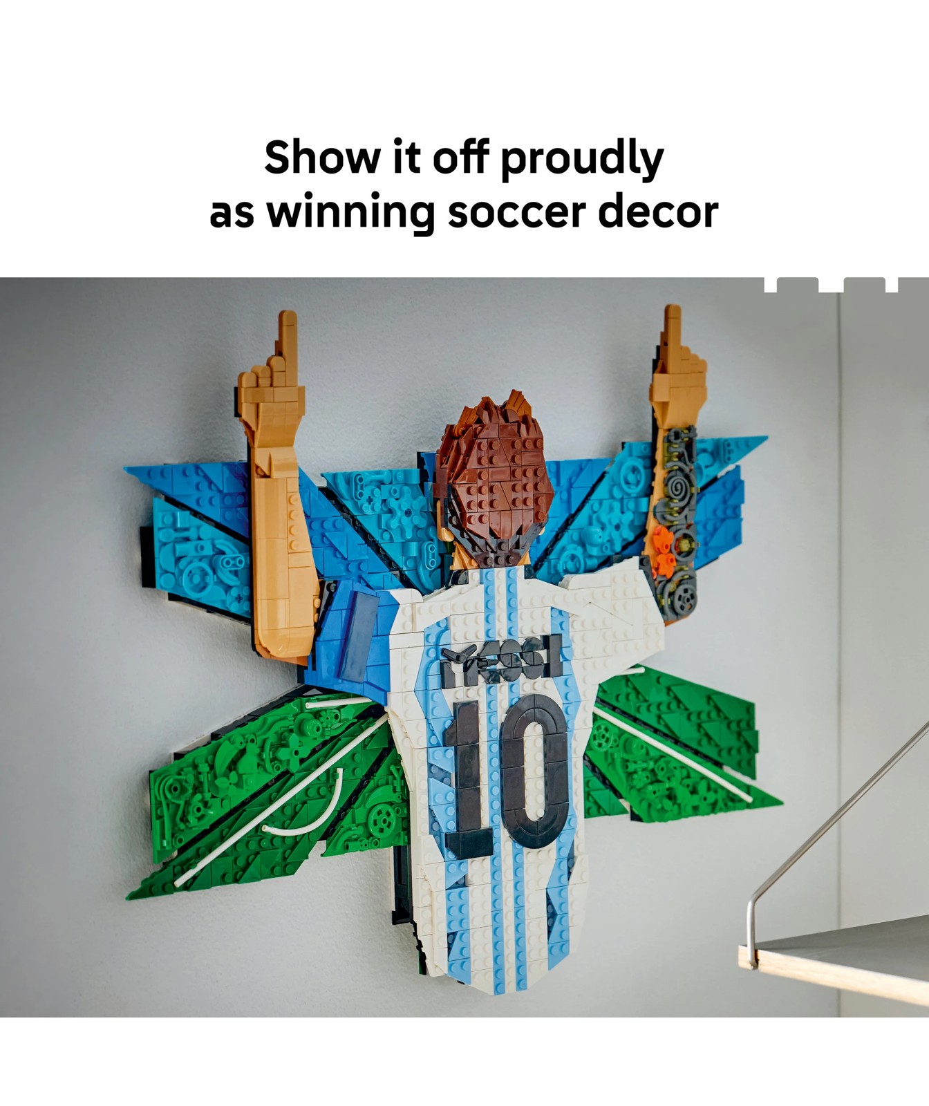 Pre-Order LEGO® Editions Football Lionel Messi – Celebration 43018 5 of 5