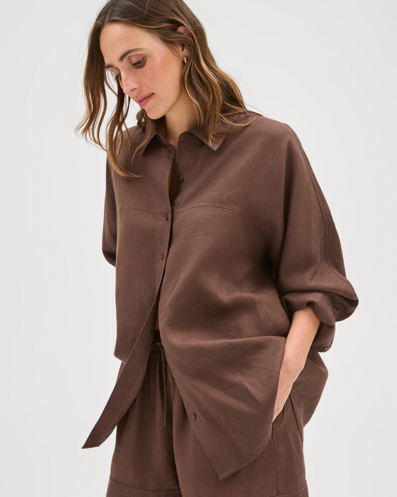 European Linen Long Sleeve Shirt - Coffee Bean 3 of 5