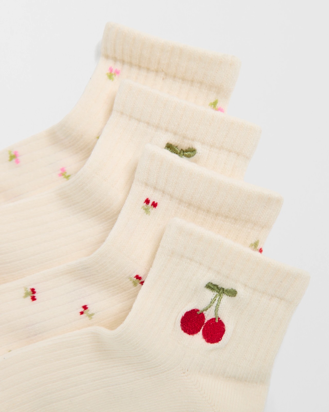 Maxx Cotton Blend 4 Pack Older Girls Quarter Crew Socks 2 of 3