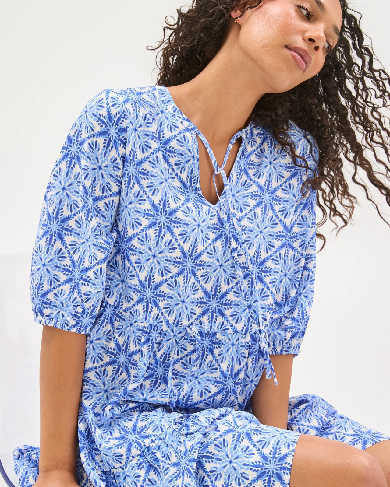 Long Blouson Sleeve Seersucker Printed Mini Dress 4 of 6
