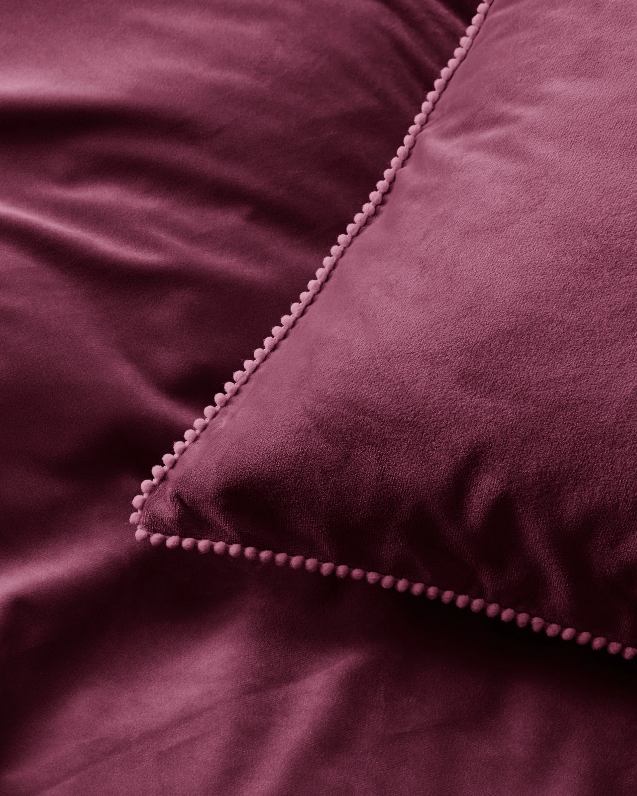 Lacy Velvet Quilt Cover Set - Merlot 3 of 3