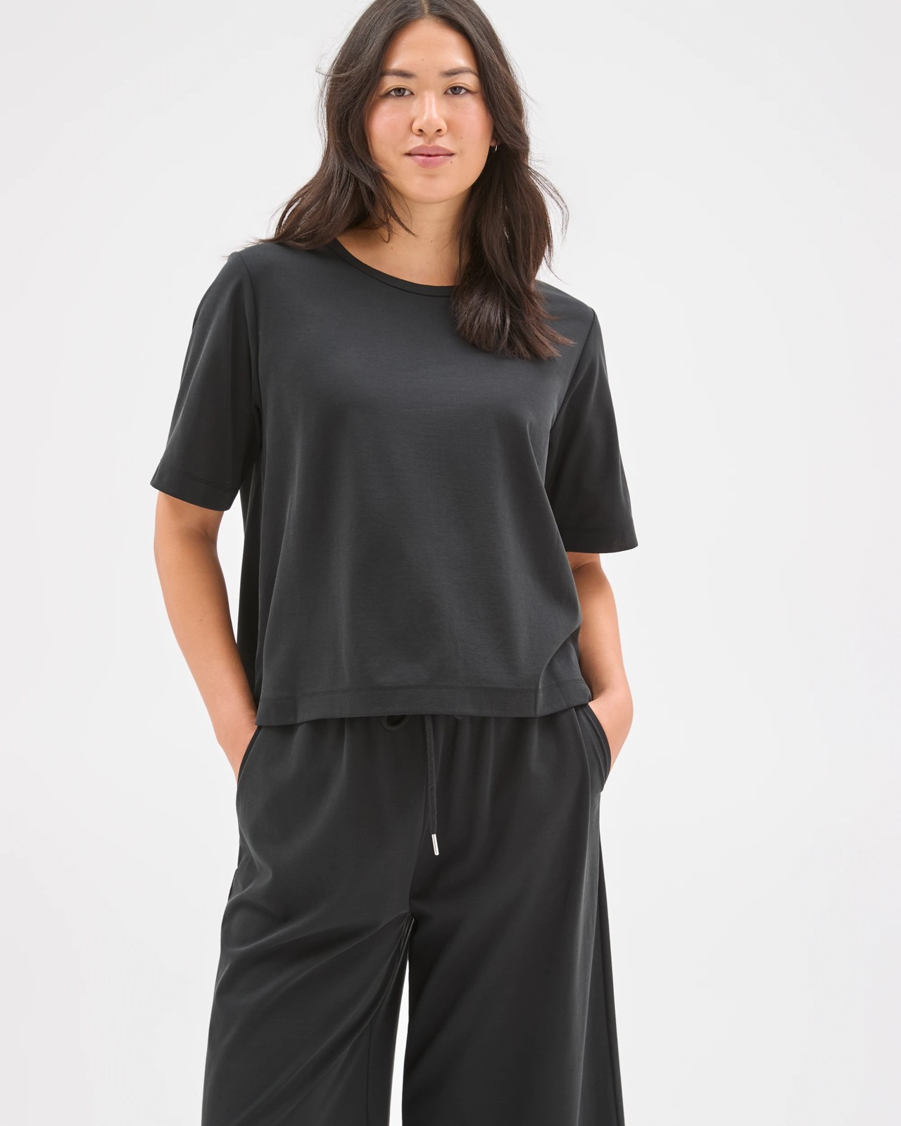 Relaxed Drape T-Shirt - Black 2 of 5