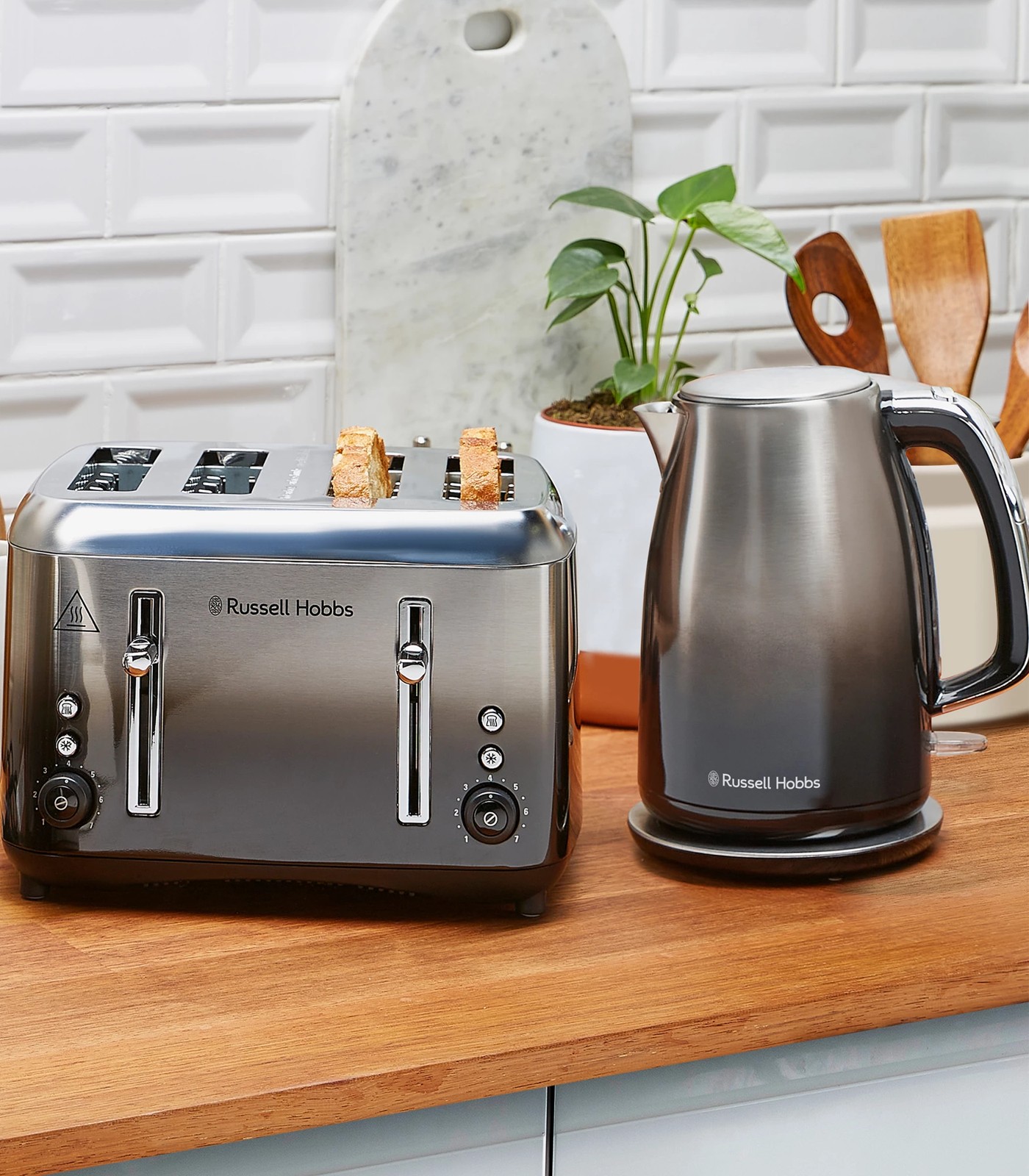 Russell Hobbs Electric Kettle : Target