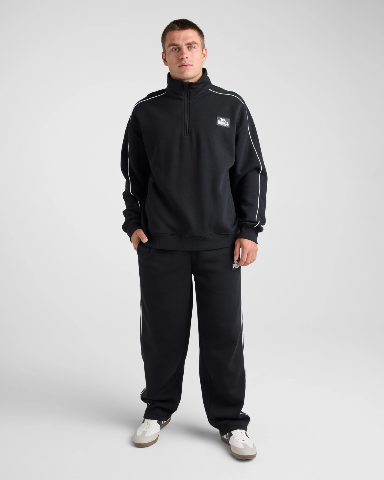 Lonsdale London Relaxed Sport Quarter Zip - Black 6 of 6