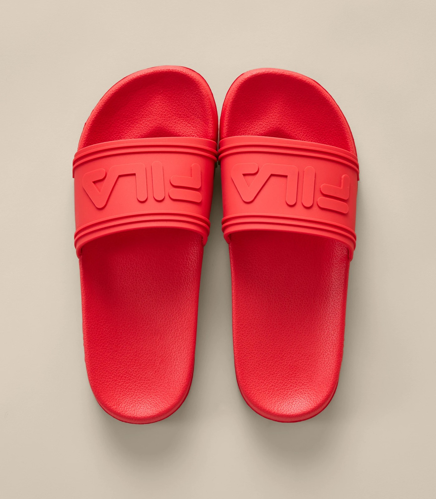 Red best sale fila slides