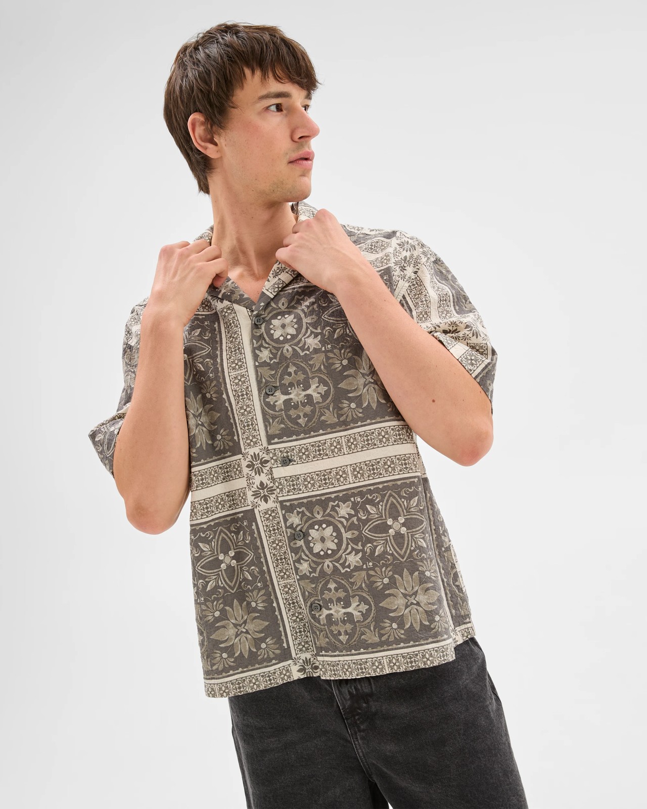 465_71823836_2+465T7182