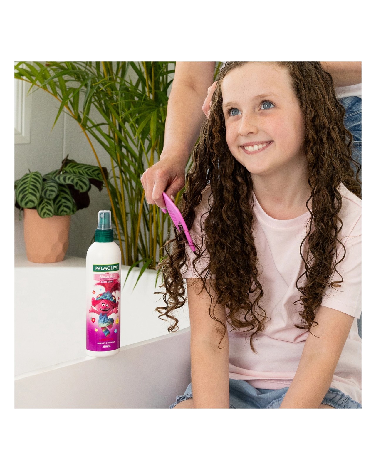 Palmolive Fashion Girl Detangling Spray - Rose Kisses 2 of 6