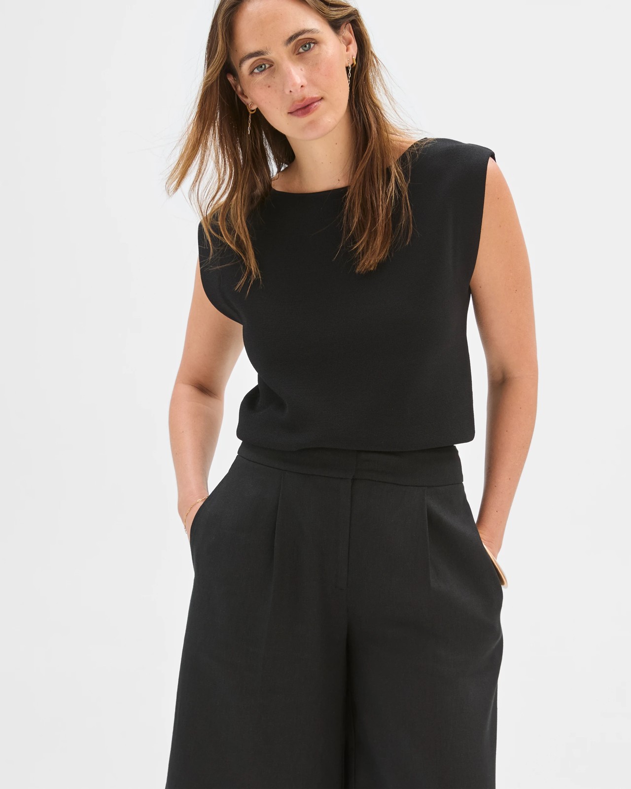 Preview Tailored Bermuda Shorts - Black 3 of 5