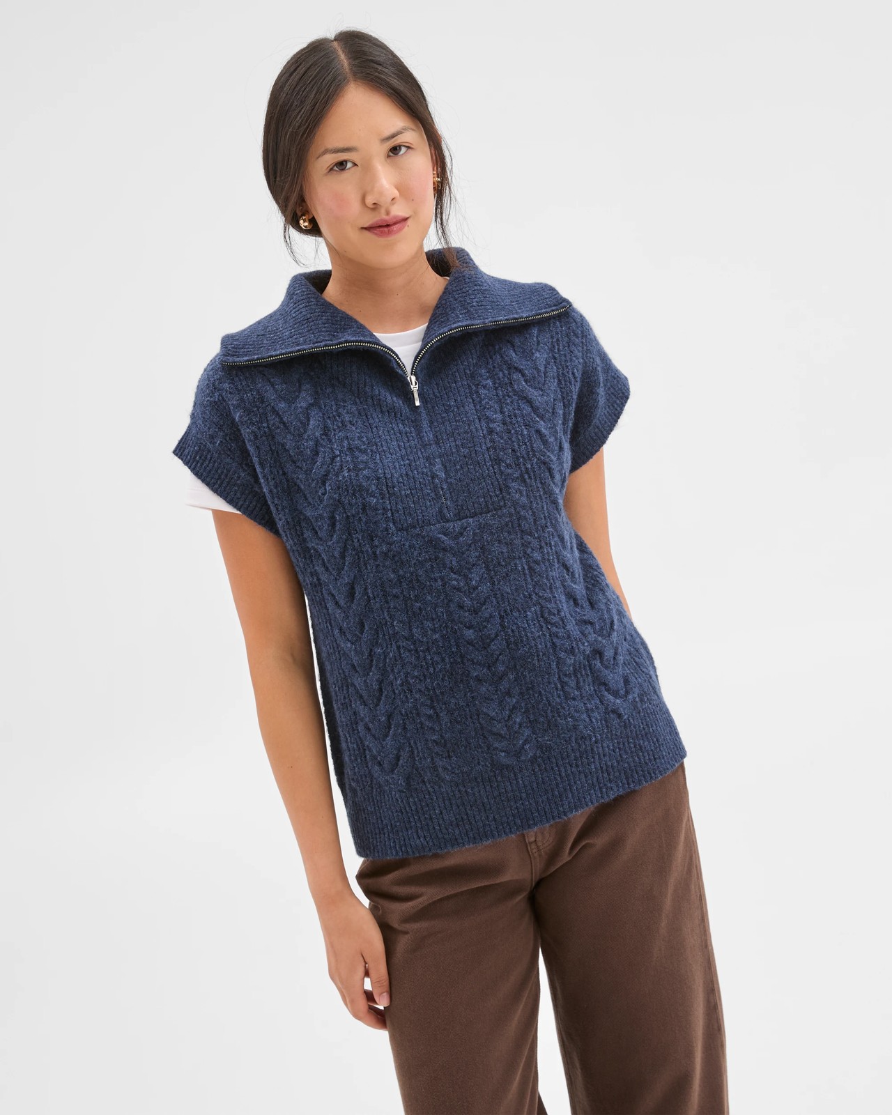 Lightweight Lofty Cable Knit Vest - Navy 2 of 6