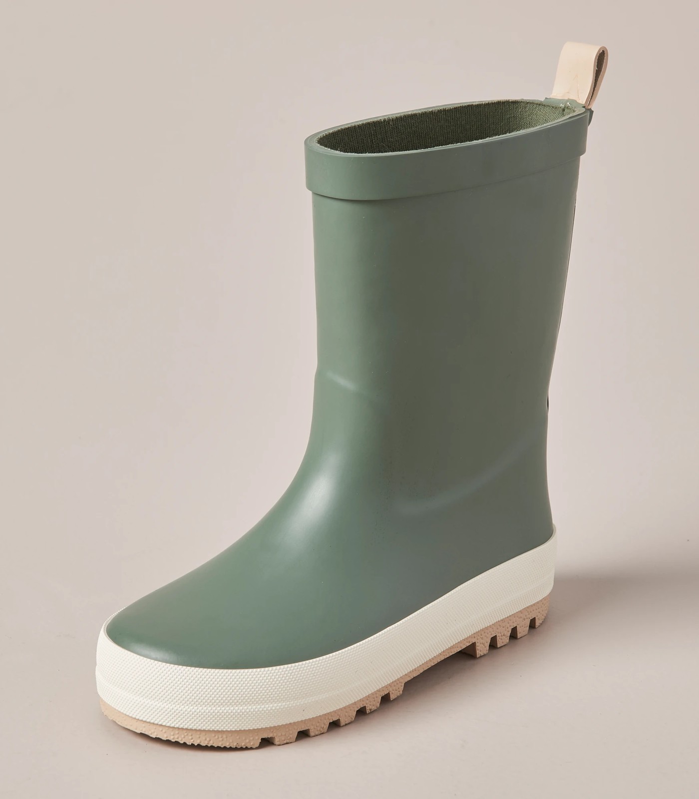 Short rain boots sales target