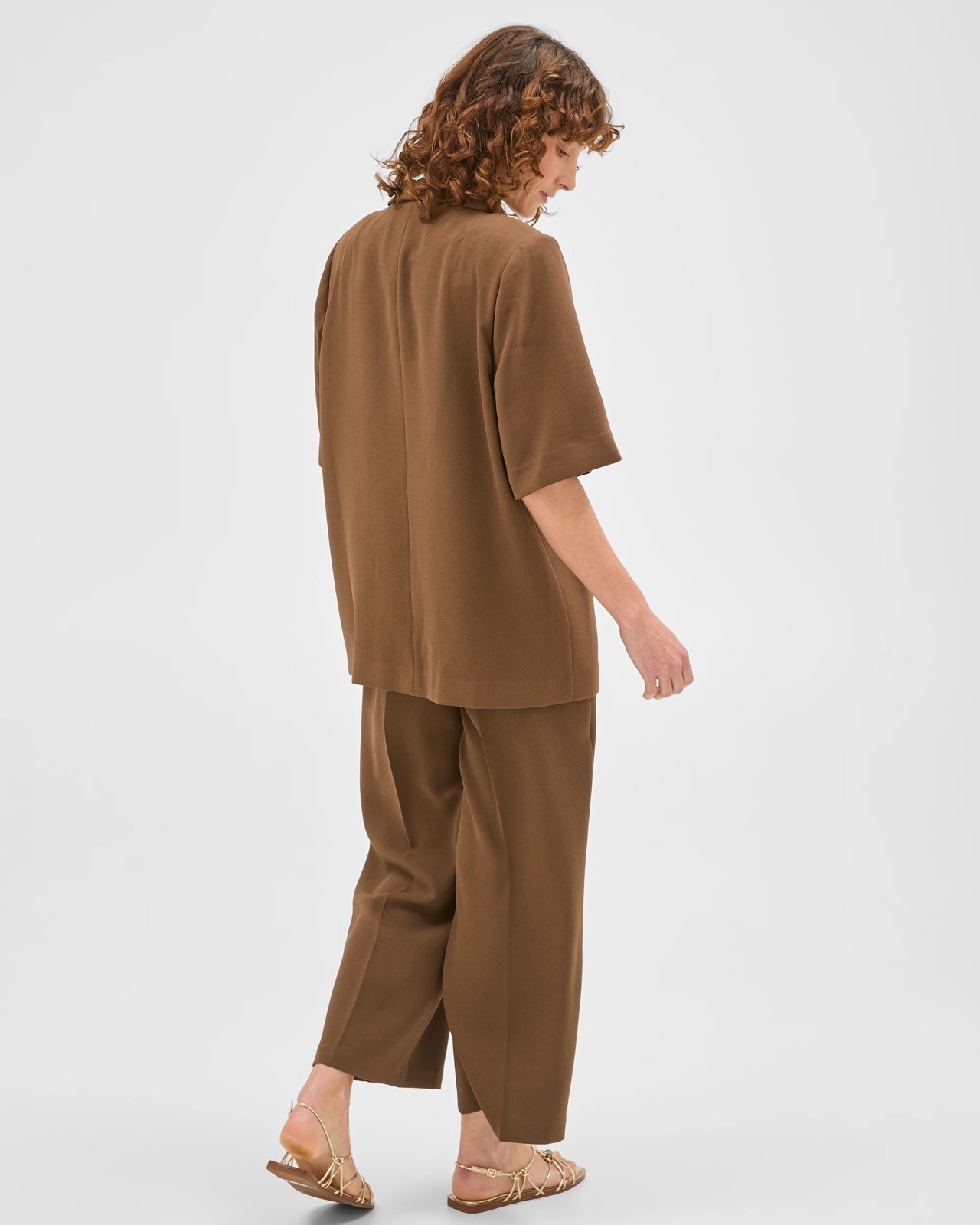 Preview Short Sleeve Tailored Oversized Crepe Blazer - Fall leaf 6 of 6