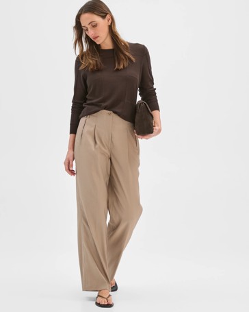 Preview Pocket Detail Straight Leg Pants