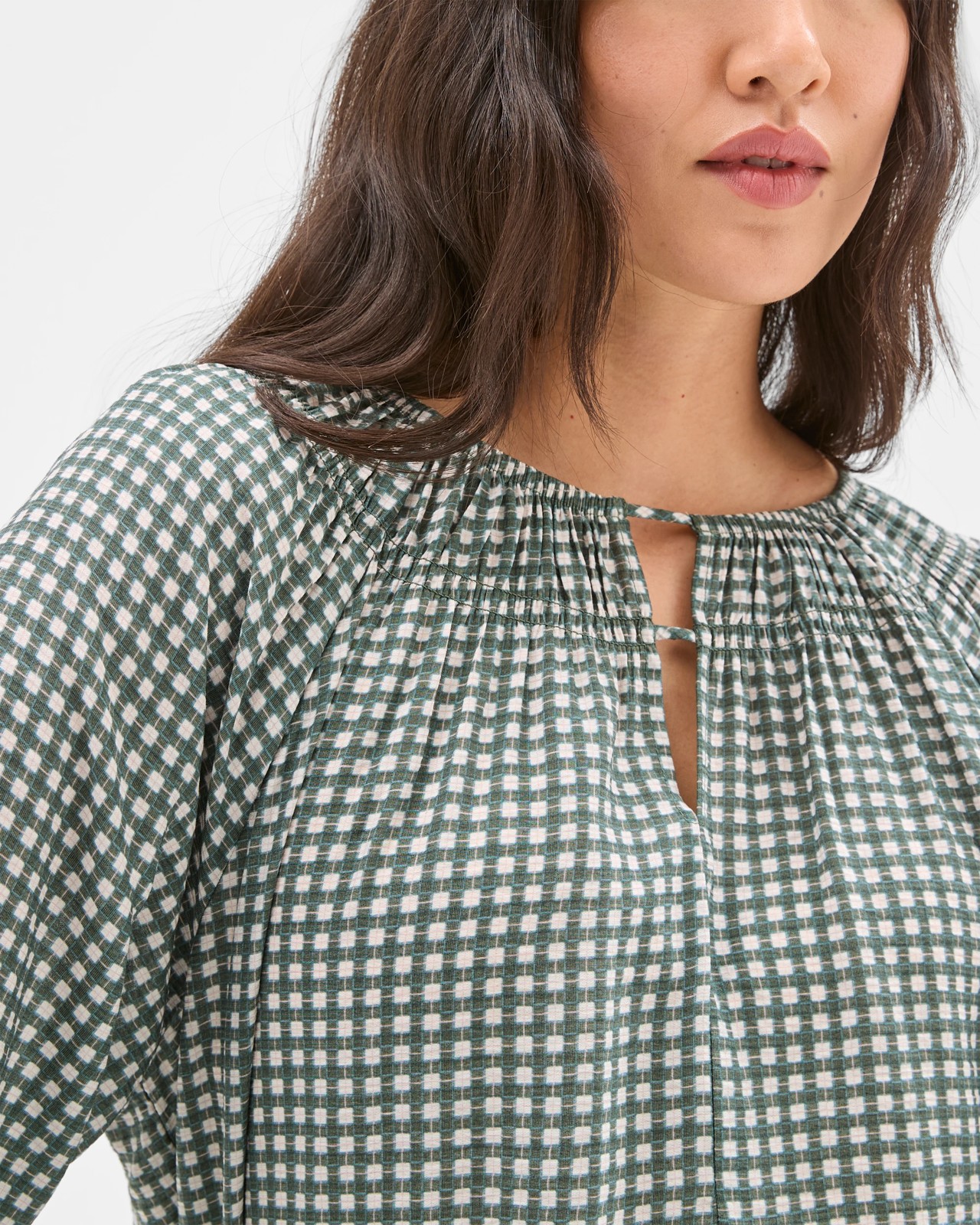 225_72376409_7+225T7237