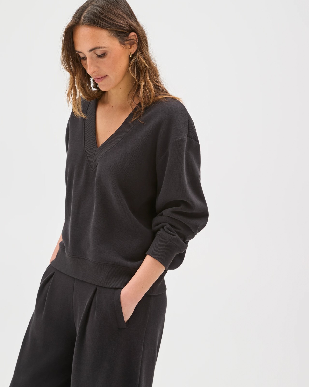 Active Australian Cotton Blend Sueded Rib V-Neck Jumper - Black 5 of 6